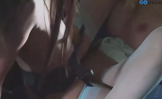 Lesby stewardesy uprawiają seks w samolocie