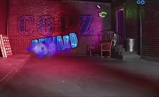 Para rucha się ostro na ławce