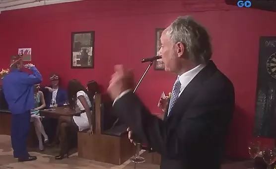 Kuszą zgrabnymi dupami