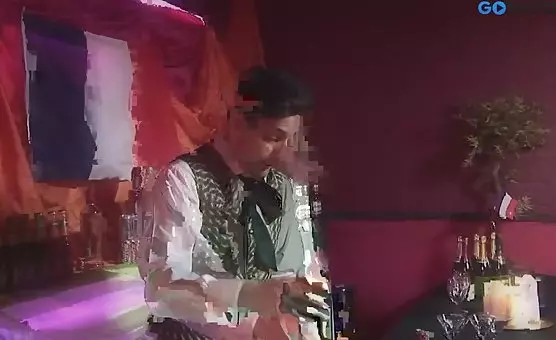 Sex grupowy w nocnym klubie