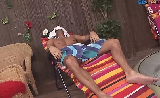 Ona lubi lizać twarde kutasy